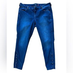 Torrid Jeans, size 18, blue cropped